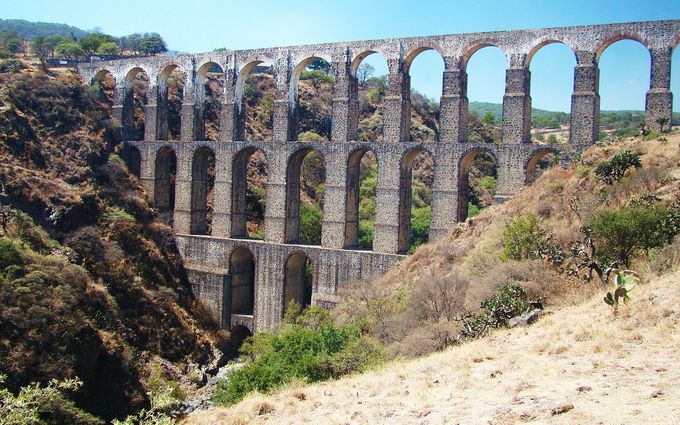 Xalpa Aqueduct