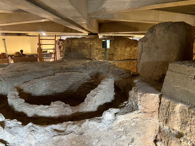 Archaeological excavations underneath the Plaza de la Seo.